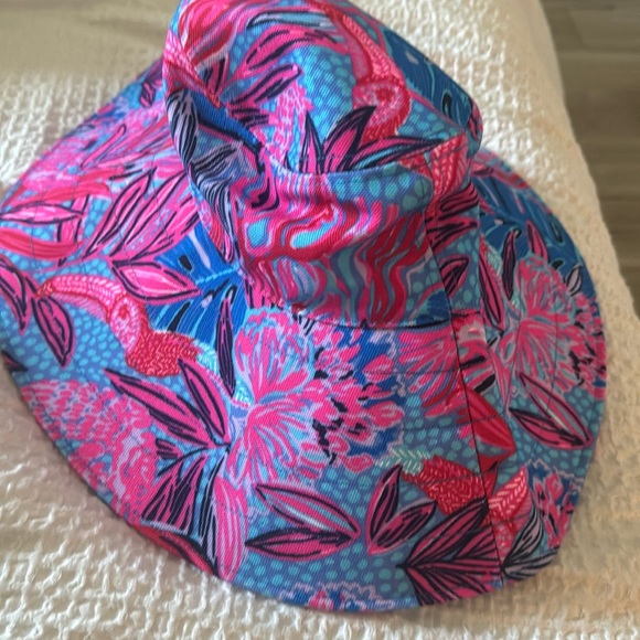 Lily Pulitzer hat - Picture 1 of 4